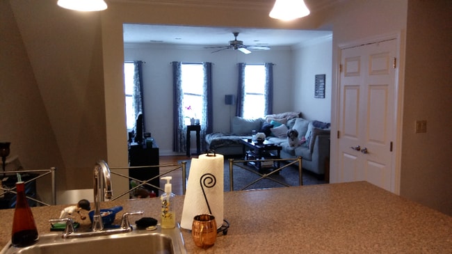 Photo - 152 Hallock St Unidad 2