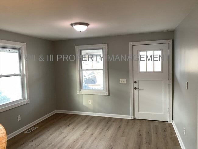 Photo - 4303 Booth St