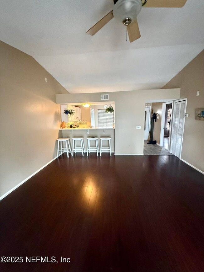 Building Photo - 636 Aquatic Dr