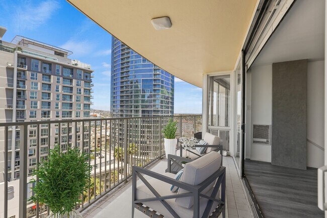 Photo - 700 E Ocean Blvd