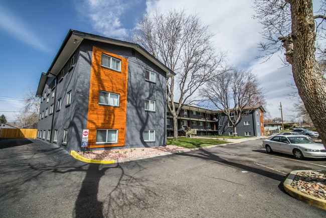 Grey Pointe - Grey Pointe Apartments
