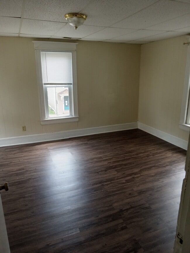 607 N Columbus St Unit 607 Upper Apt