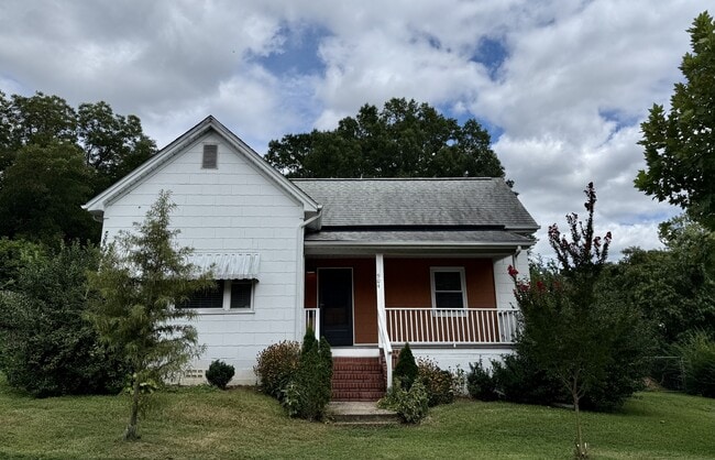 Building Photo - 904 Carolina Ave Rental