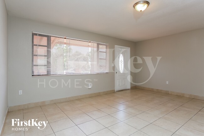 Photo - 731 NW 175th Dr