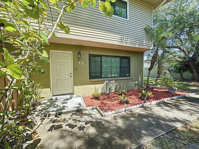 516 S Plumosa St Unit 12