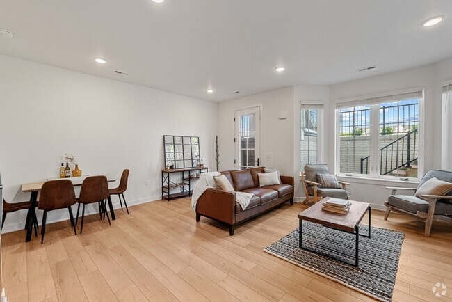 Building Photo - 1206 SW Franklin Ct Rental