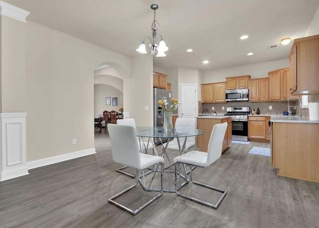 Photo - 1893 Thomas Pointe Trce