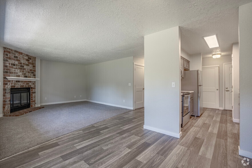 Remodeled 2BR, 1BA - 990SF Living Room