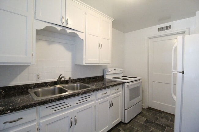 Photo - 1 Bedroom 1 Bath Duplex in Navy Hill Area in Olathe