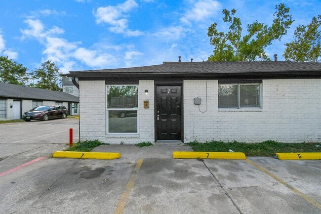 Photo - 1736 Crestdale Dr Unidad 7 Rental