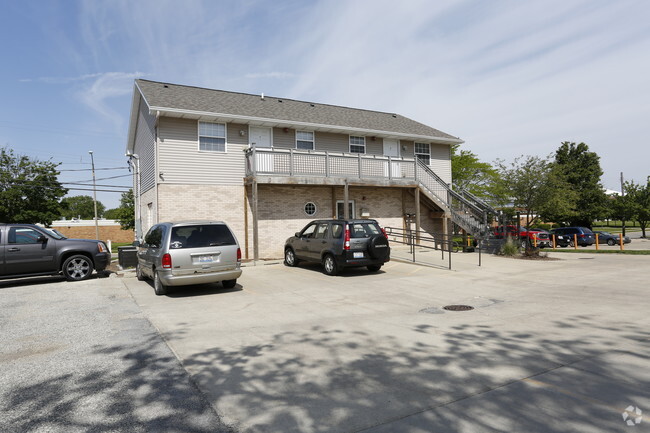 402 Kingsley - Rear