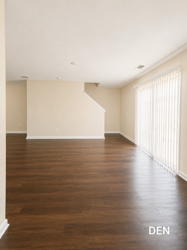 Photo - 81 Roseberry Cir