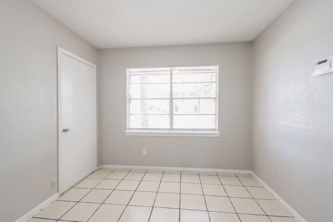 Photo - 11235 Lemond Dr