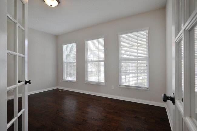 Photo - 1412 Leesland Dr