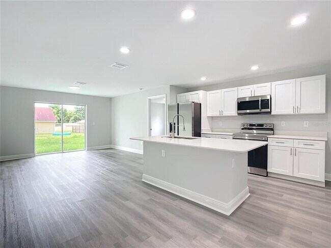 Photo - 13609 Markhan St