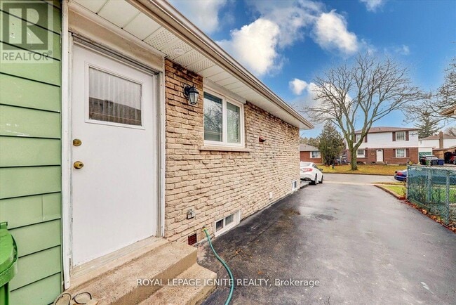 Photo - 38 Loradeen Crescent