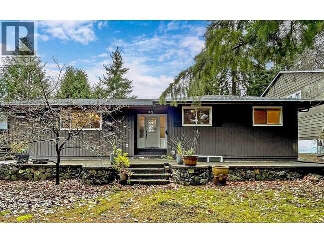 Photo - Upper floor-768 COMO LAKE AVENUE