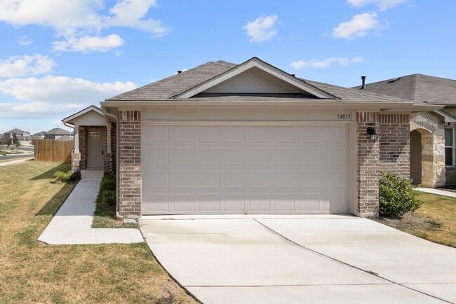 Building Photo - 14013 Heywood Dr