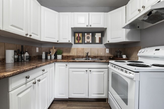 Photo - Deerwood Place