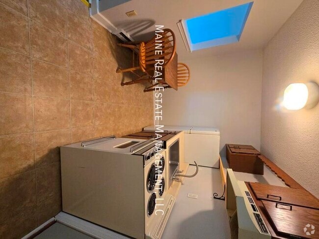 Building Photo - 29 Chamberlain St Unit 12 Rental