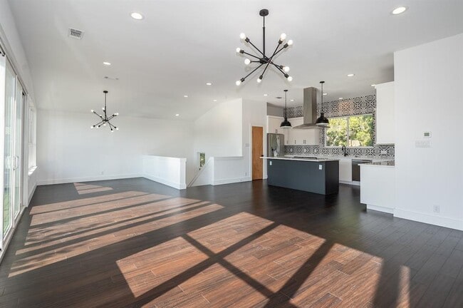 Photo - 2650 Crazyhorse Pass