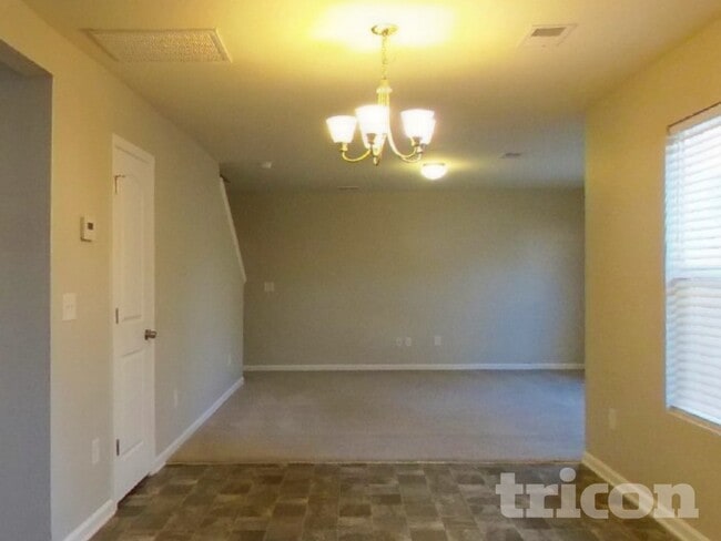 Photo - 117 Vermillian Dr