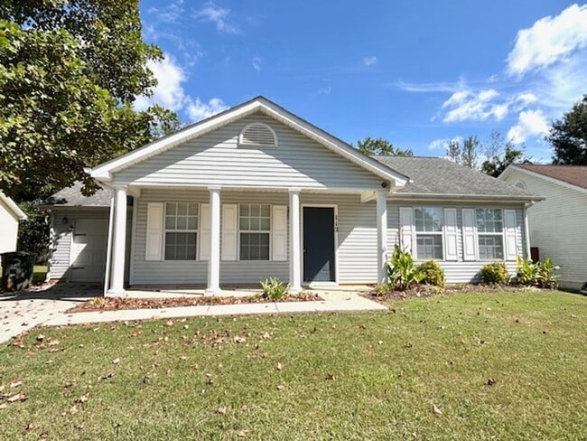 Building Photo - Beautiful 3 Bedroom 2 Bath Home in the Heart of Madison!