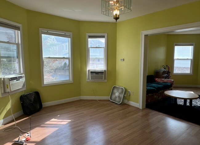 Photo - 27R Albion St Unit 2