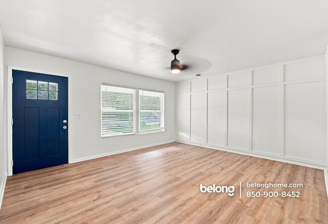 Photo - 6011 Greenwood Ln
