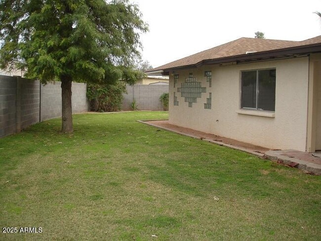 Photo - 1840 E Harmony Cir House