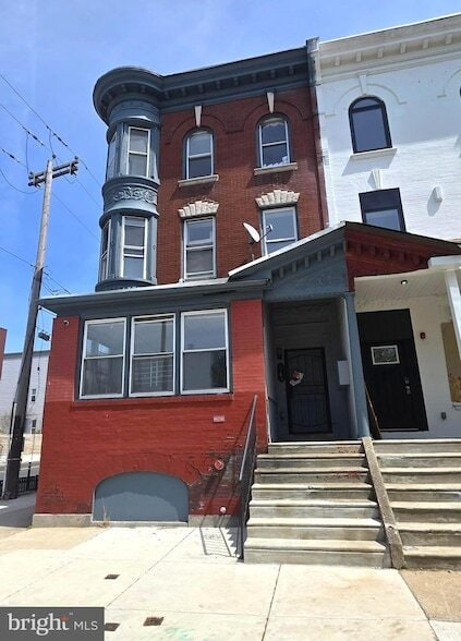 Building Photo - 1543 N 33rd St Unit 3