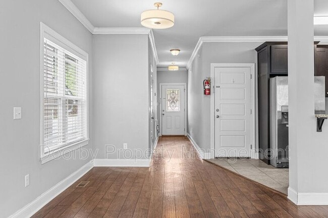 Photo - 717 Ladd Ave