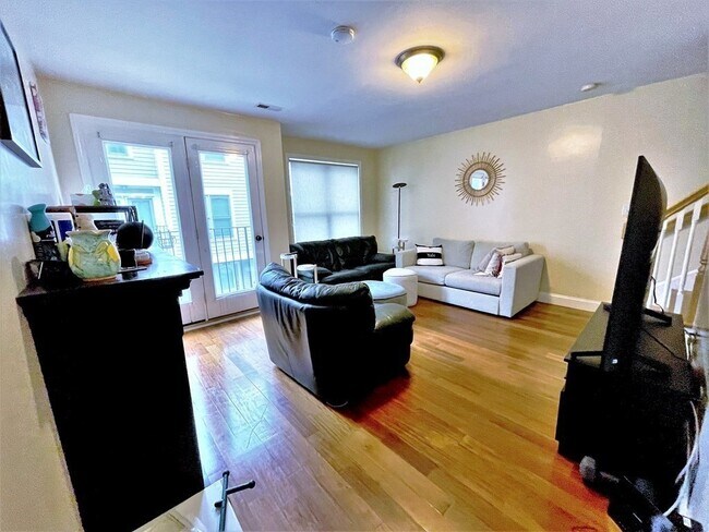 Photo - 232 Prospect St Unit 3