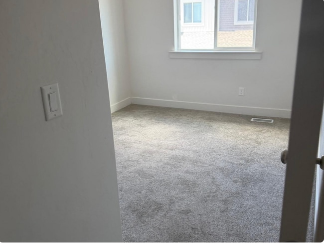 Photo - 385 S 1580 E