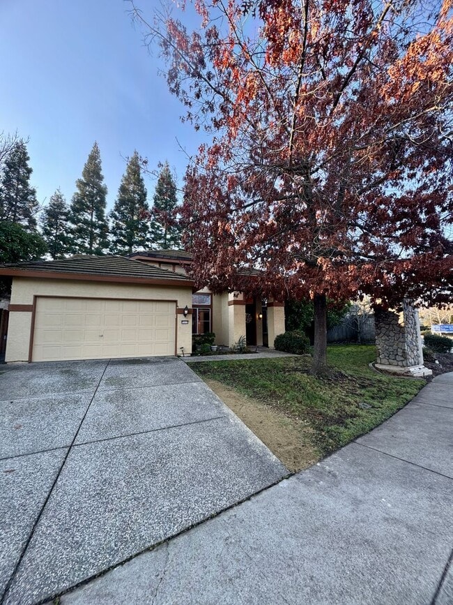 Building Photo - Adorable Home Available in Folsom!