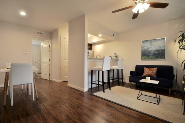Building Photo - 4903-4911 Junius St Rental