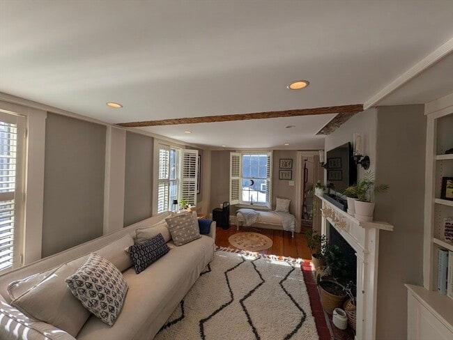 Photo - 15 Washington St