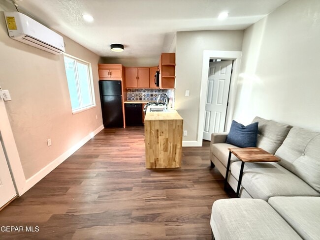 Photo - 2929 Grant Ave Unit B