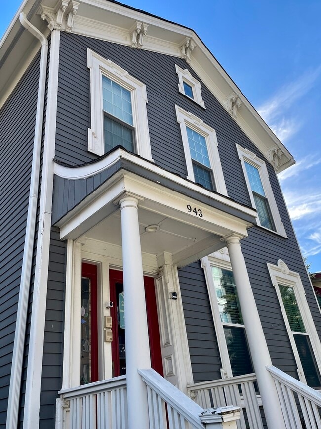 Photo - 943 Maple Ave
