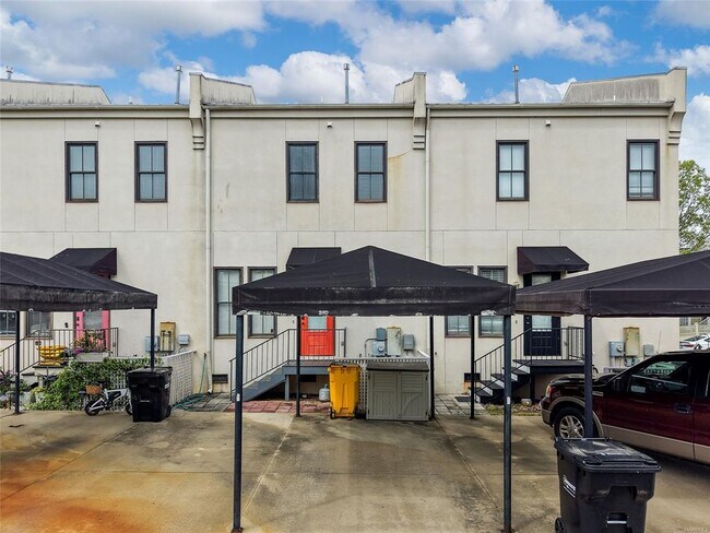 7 Pier St
