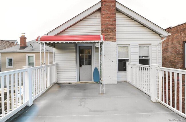 Photo - 1643 Lurting Ave