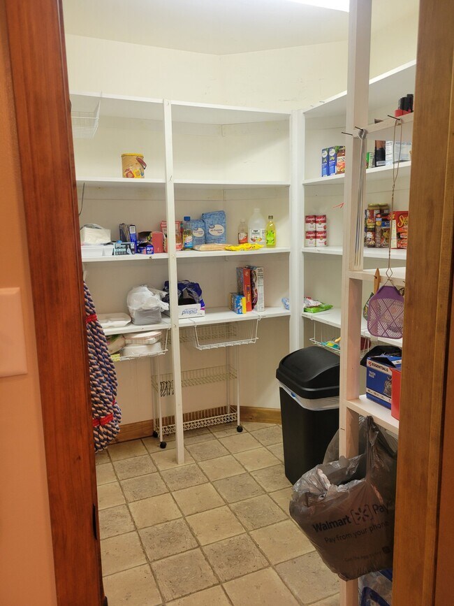 Photo - 15615 Mountain Green Rd