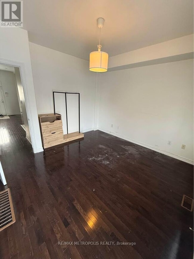 Photo - 6045 Dunn St