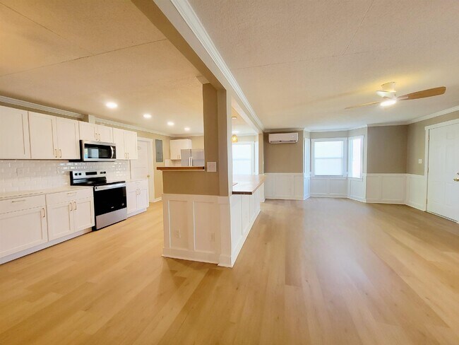 1106 E Veterans Dr