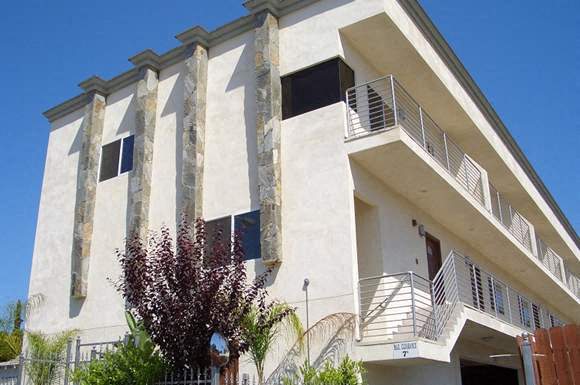 11339 Oxnard St. - 11339 Oxnard St.