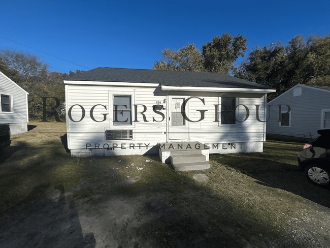 Building Photo - 836 Lamb St