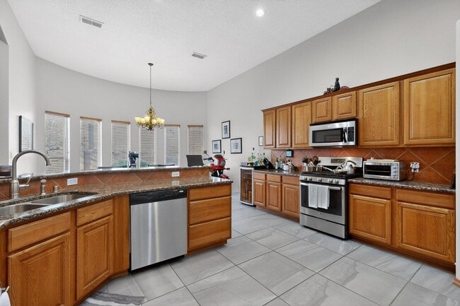 Photo - NW Executive Living 3/BD 2.5/BA 3/CG