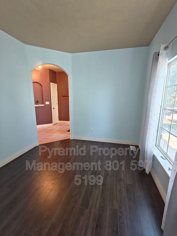 Photo - 2896 E Lookout Dr