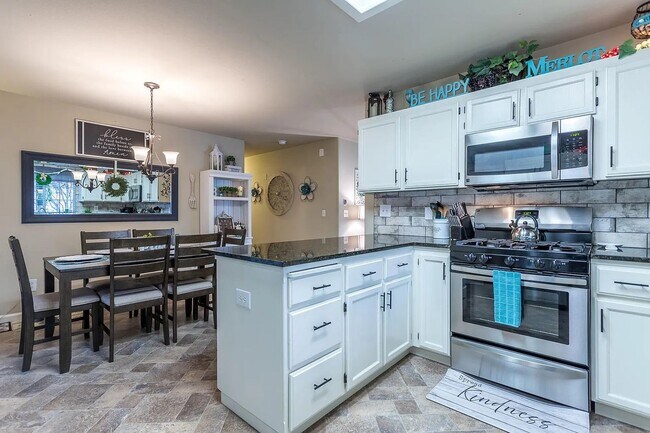 Photo - 3 BED 2 BATH HOUSE IN THE ENTERPRISE SCHOOL DISTRICT