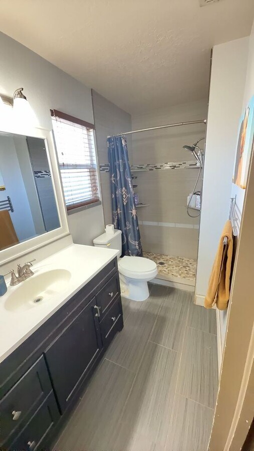 Photo - 1075 1400 W St